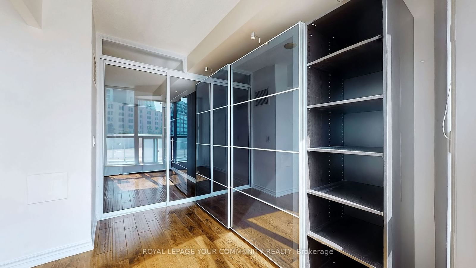 218 Queens Quay W, unit 403 for rent - image #20