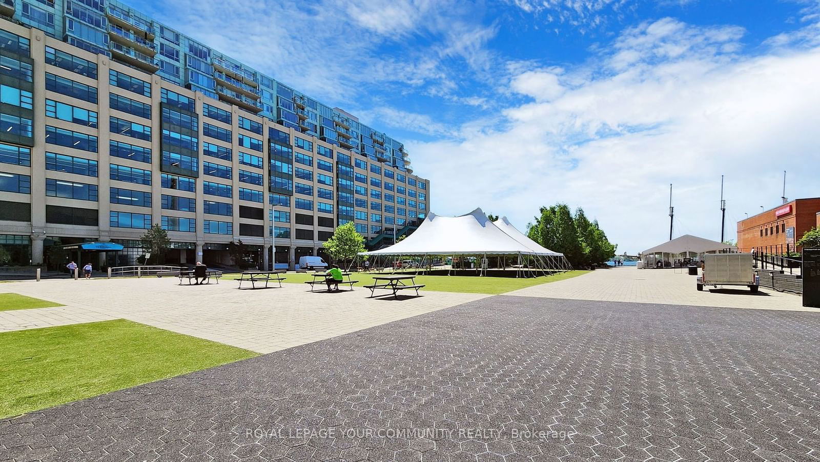 218 Queens Quay W, unit 403 for rent - image #37