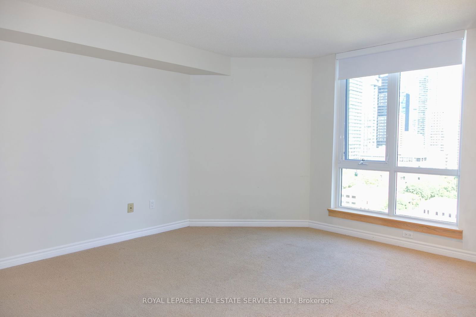 1055 Bay St, unit 1605 for rent