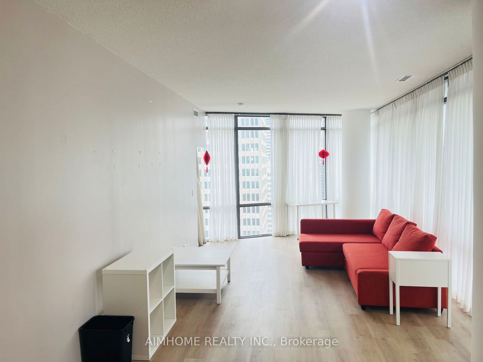 832 Bay St, unit 2405 for rent