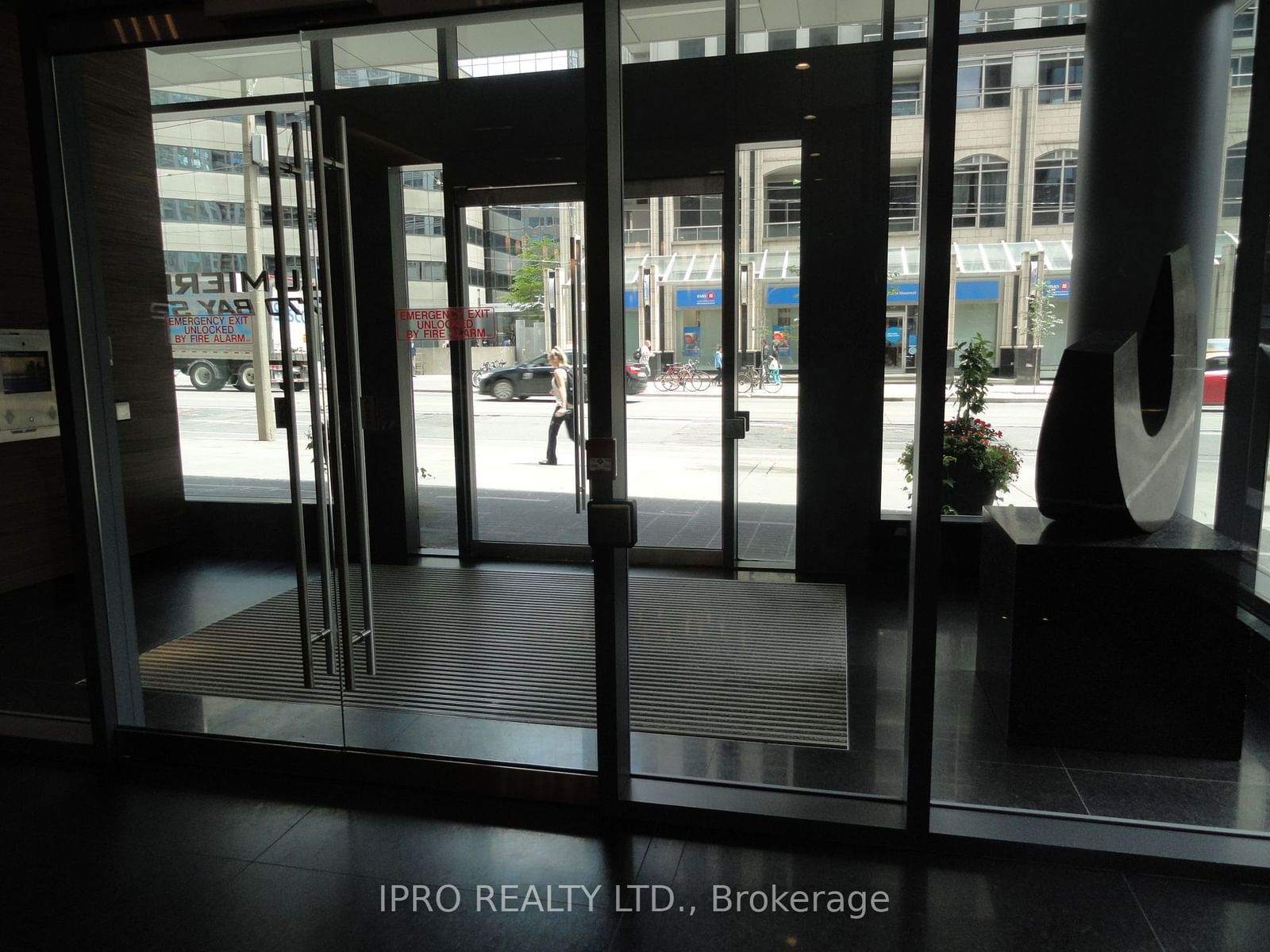 770 Bay St, unit 303 for rent - image #3