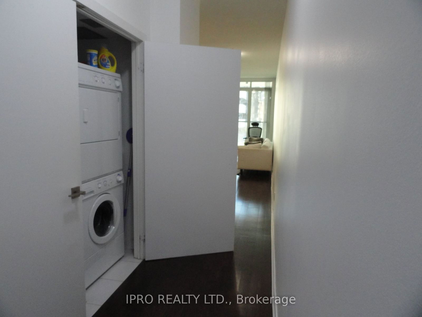 770 Bay St, unit 303 for rent - image #8