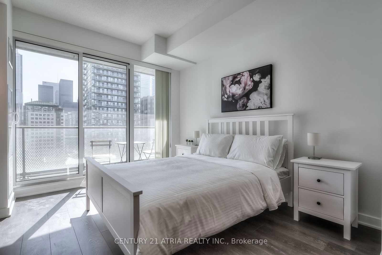 125 Blue Jays Way, unit 1510 for rent - image #3