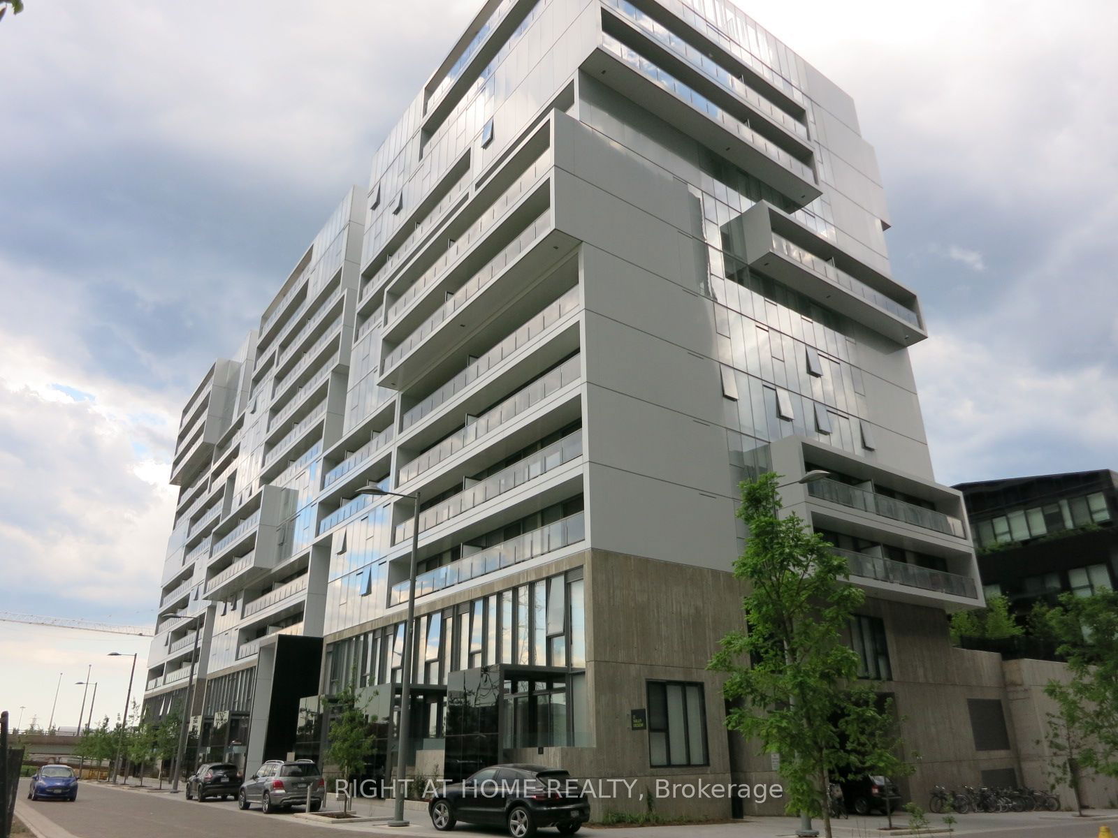 32 Trolley Cres, unit 402 for rent - image #1