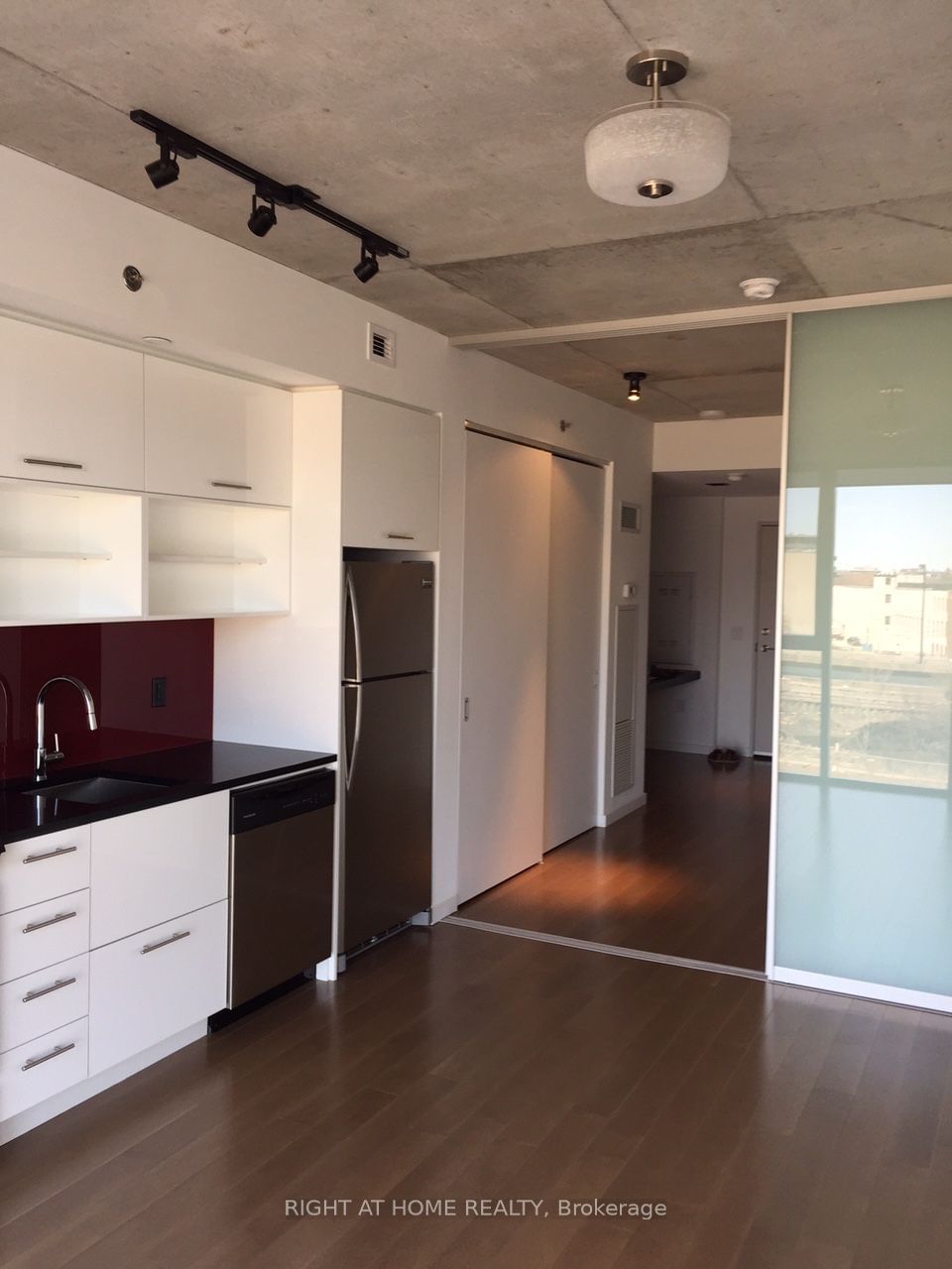 32 Trolley Cres, unit 402 for rent - image #4