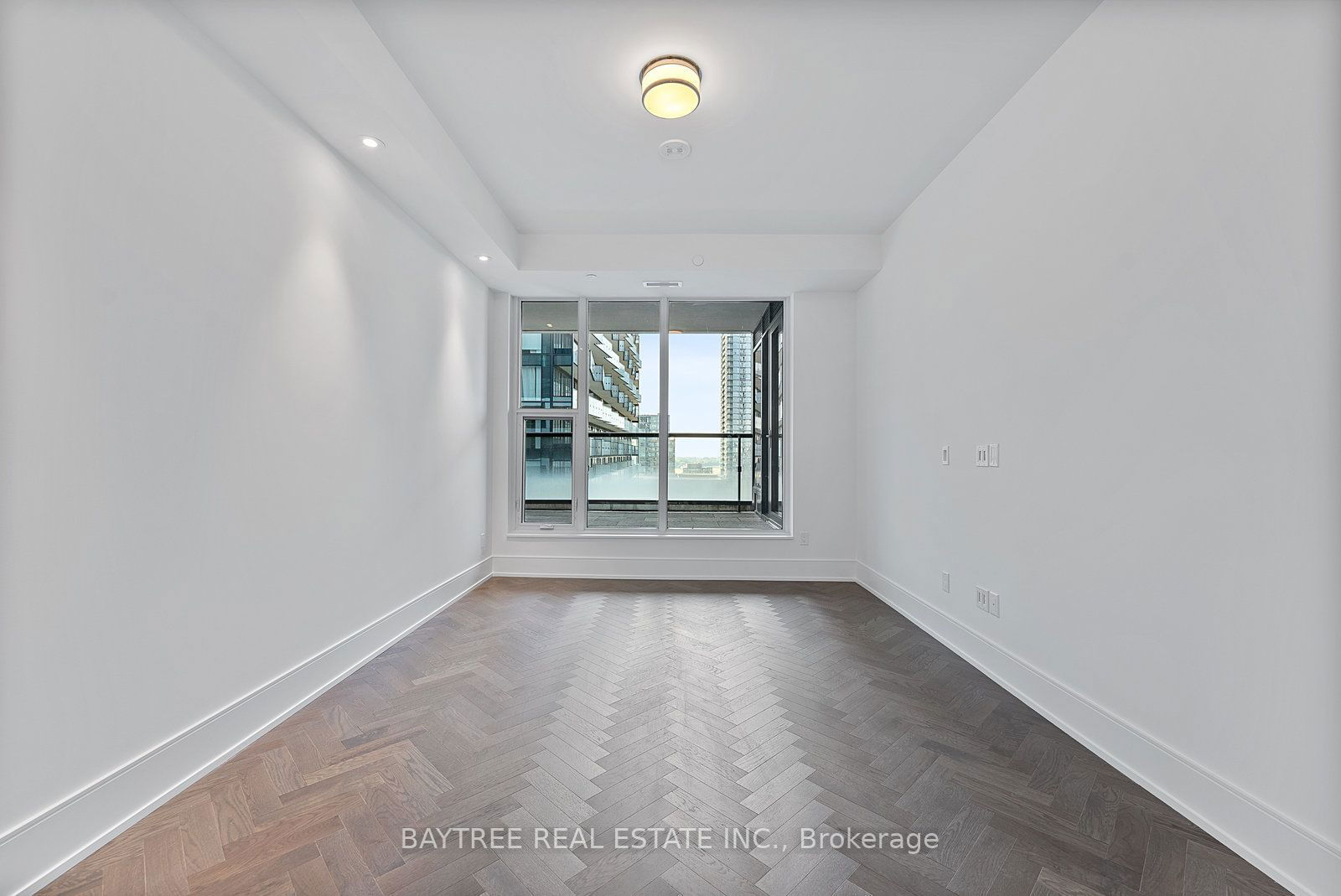 455 Wellington St W, unit 1108 for sale