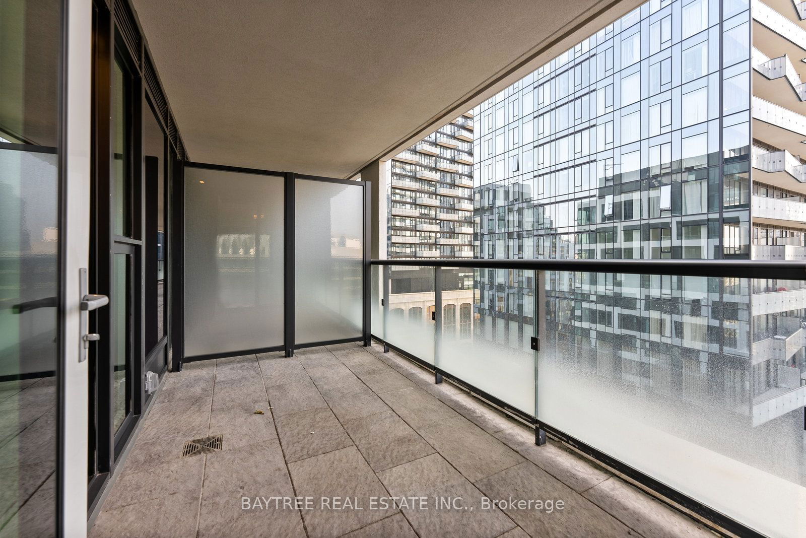 455 Wellington St W, unit 1108 for sale