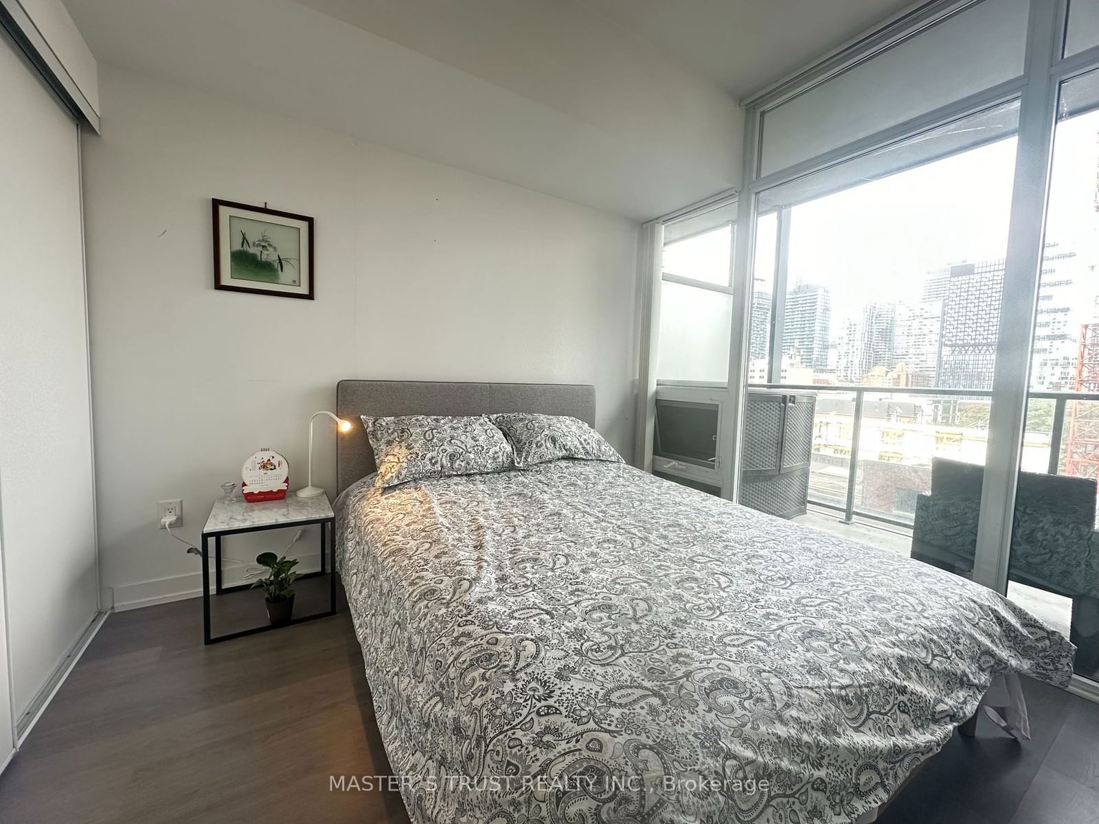 105 George St, unit 601 for sale - image #3