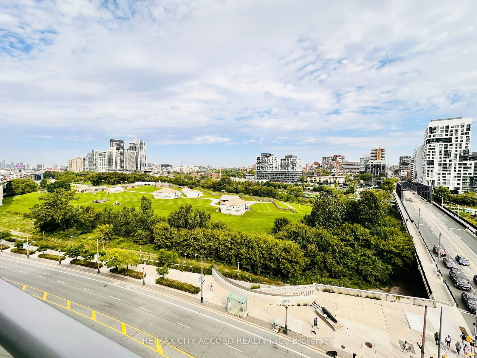 169 Fort York Blvd, unit 902 for rent - image #14