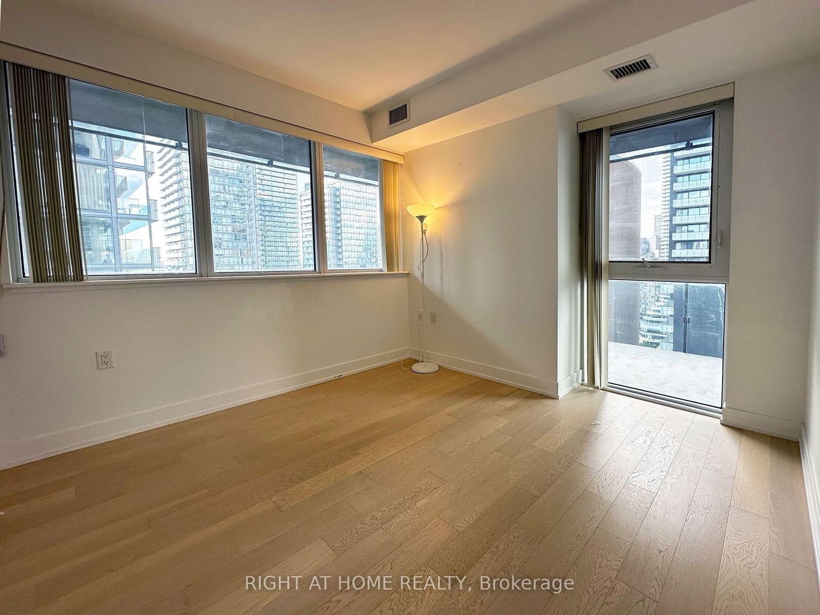 7 Grenville St, unit 2503 for rent - image #5