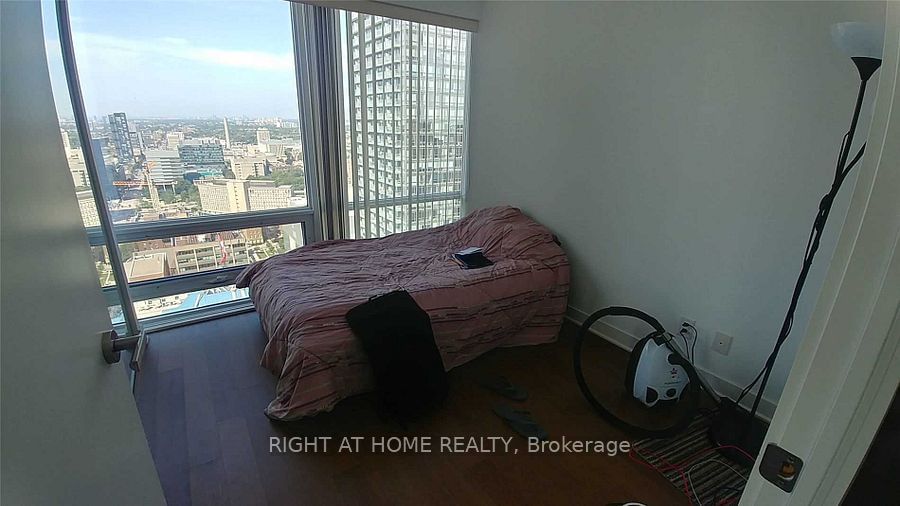 15 Grenville St, unit 3103 for rent