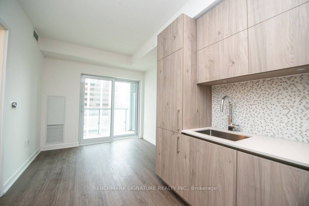 1 Yorkville Ave, unit 2812 for rent - image #5