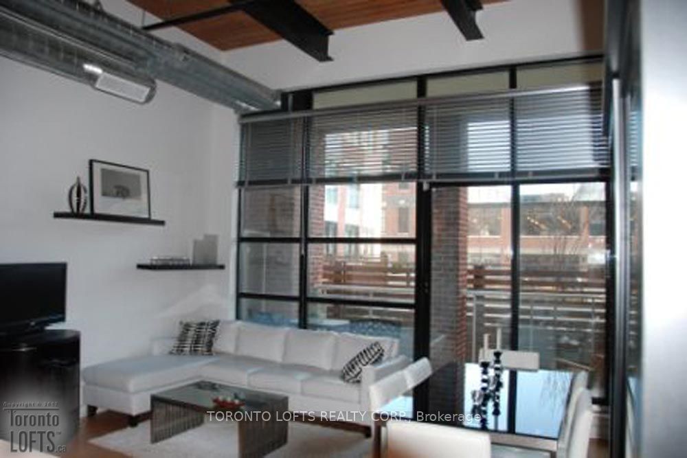 43 Hanna Ave, unit 118 for rent - image #2