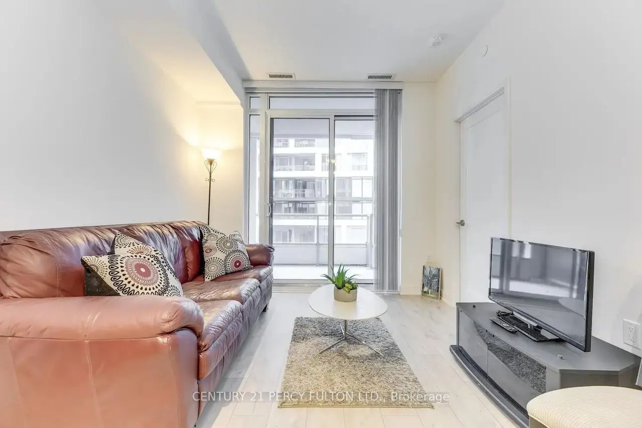 576 Front St W, unit 912 for rent - image #4