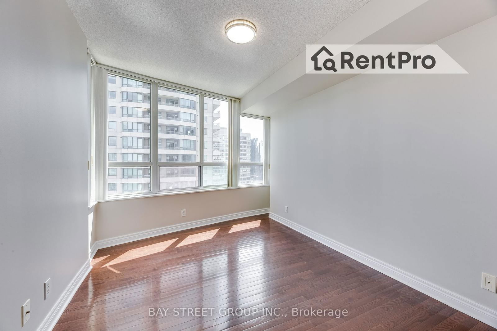 23 Hollywood Ave, unit 2008 for rent - image #15