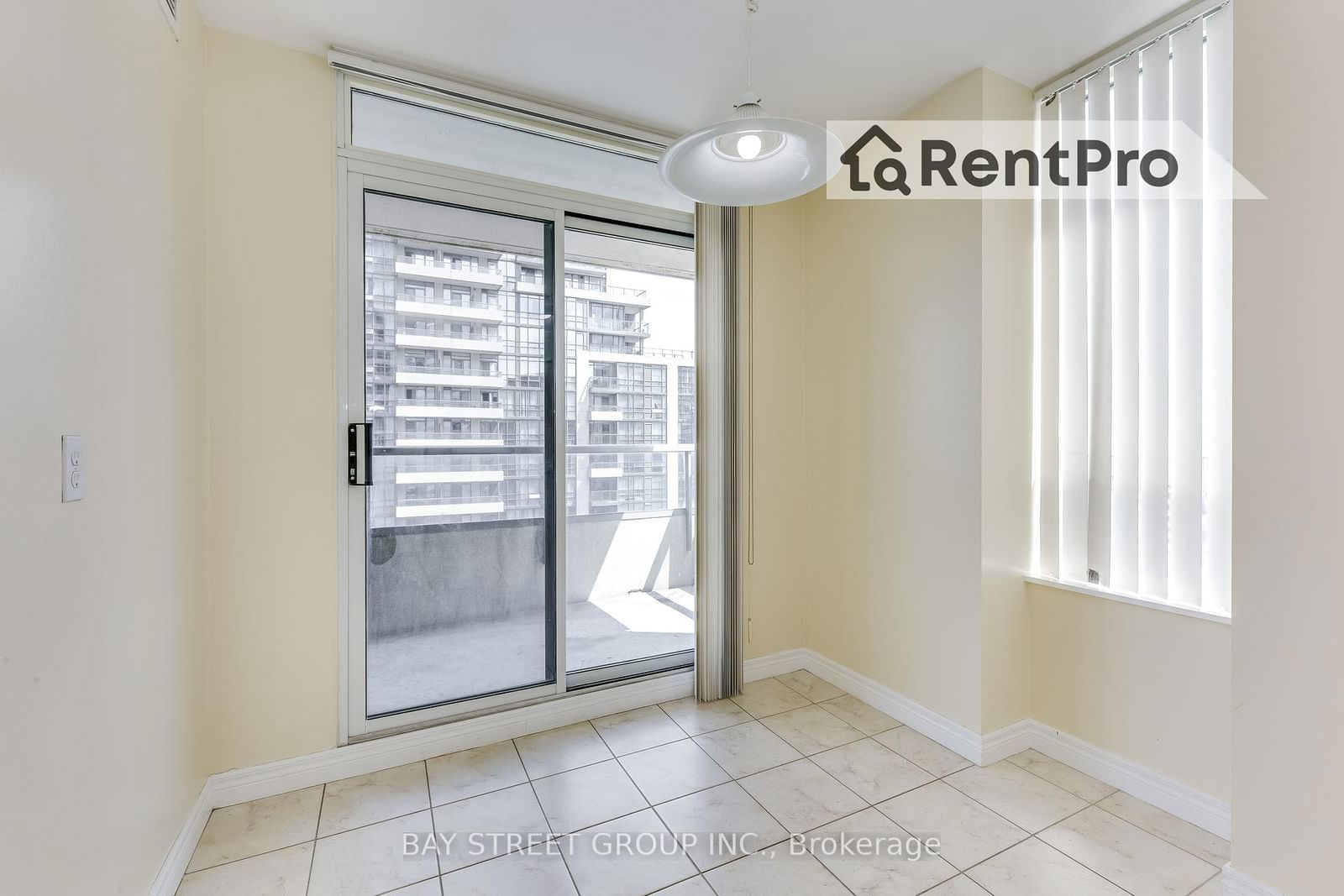 23 Hollywood Ave, unit 2008 for rent - image #18