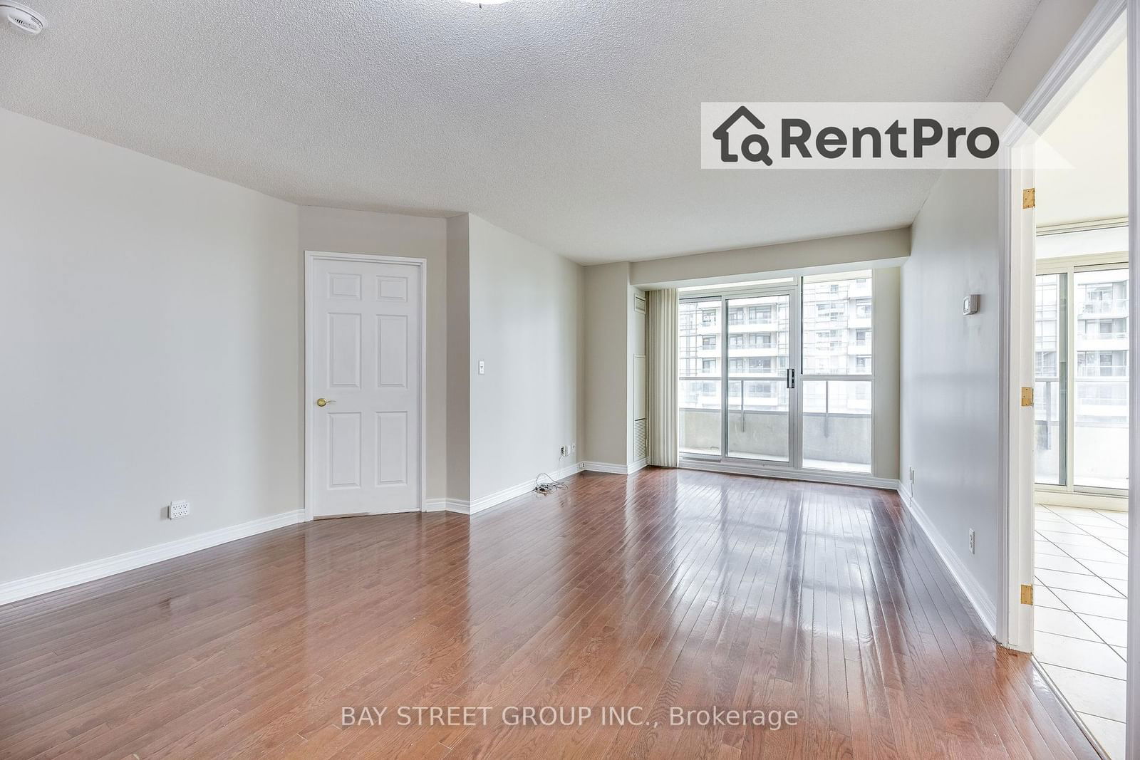 23 Hollywood Ave, unit 2008 for rent - image #8