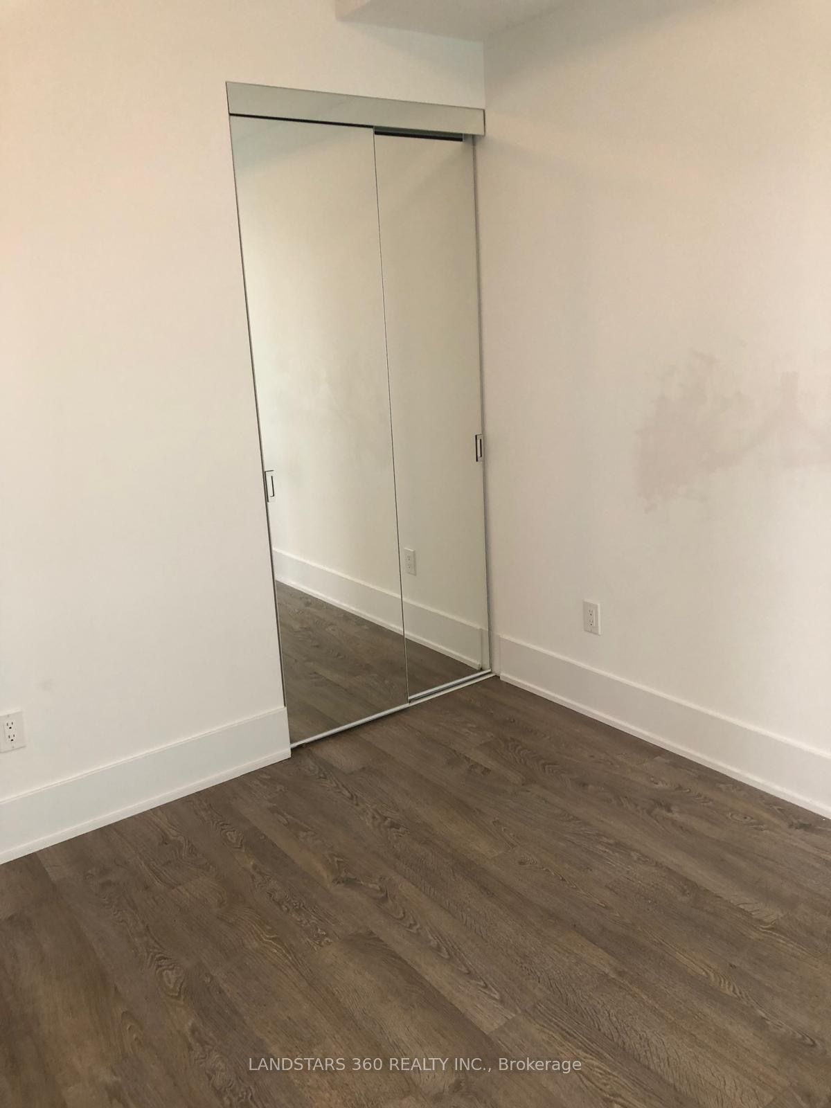 470 Front St W, unit 2210 for rent