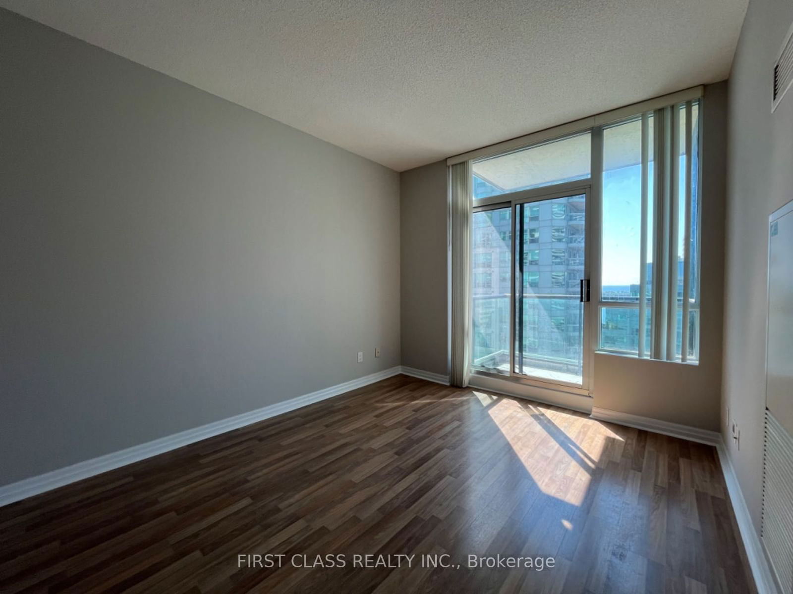 12 Yonge St, unit 2607 for rent