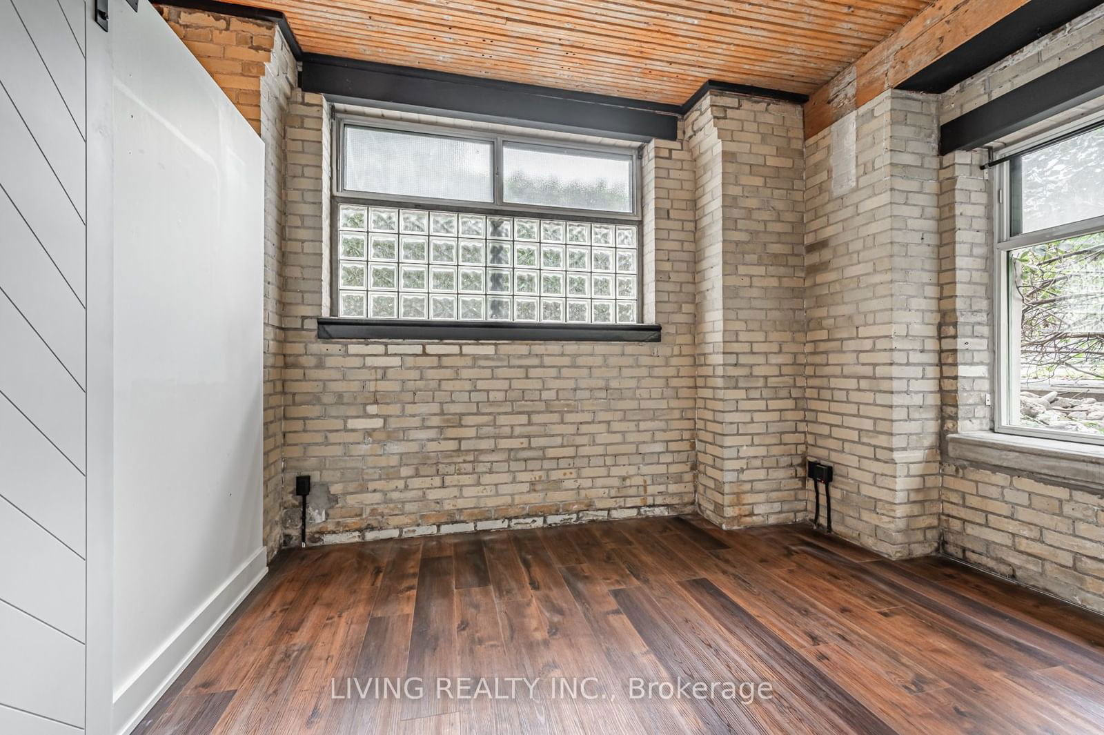 781 King St W, unit 102 for rent - image #10