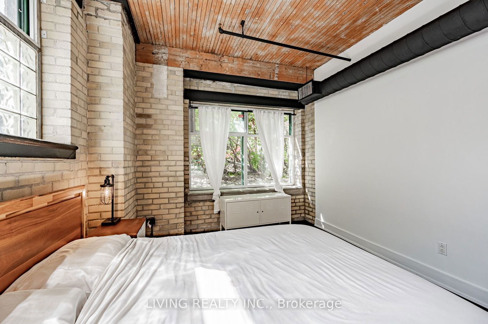 781 King St W, unit 102 for rent - image #14