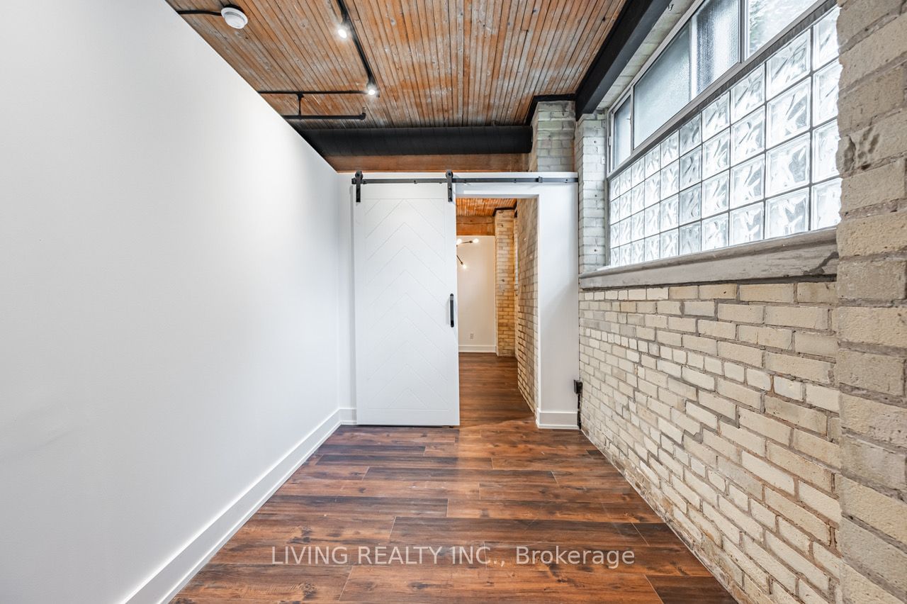 781 King St W, unit 102 for rent - image #17