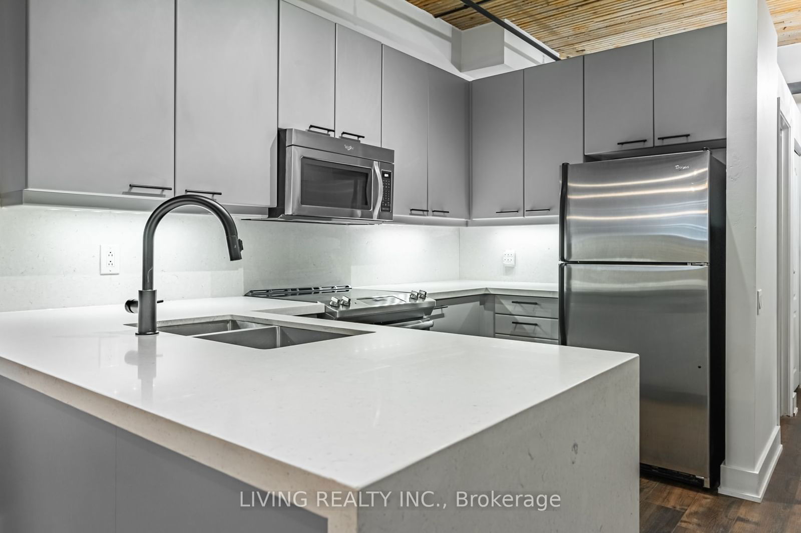 781 King St W, unit 102 for rent - image #3