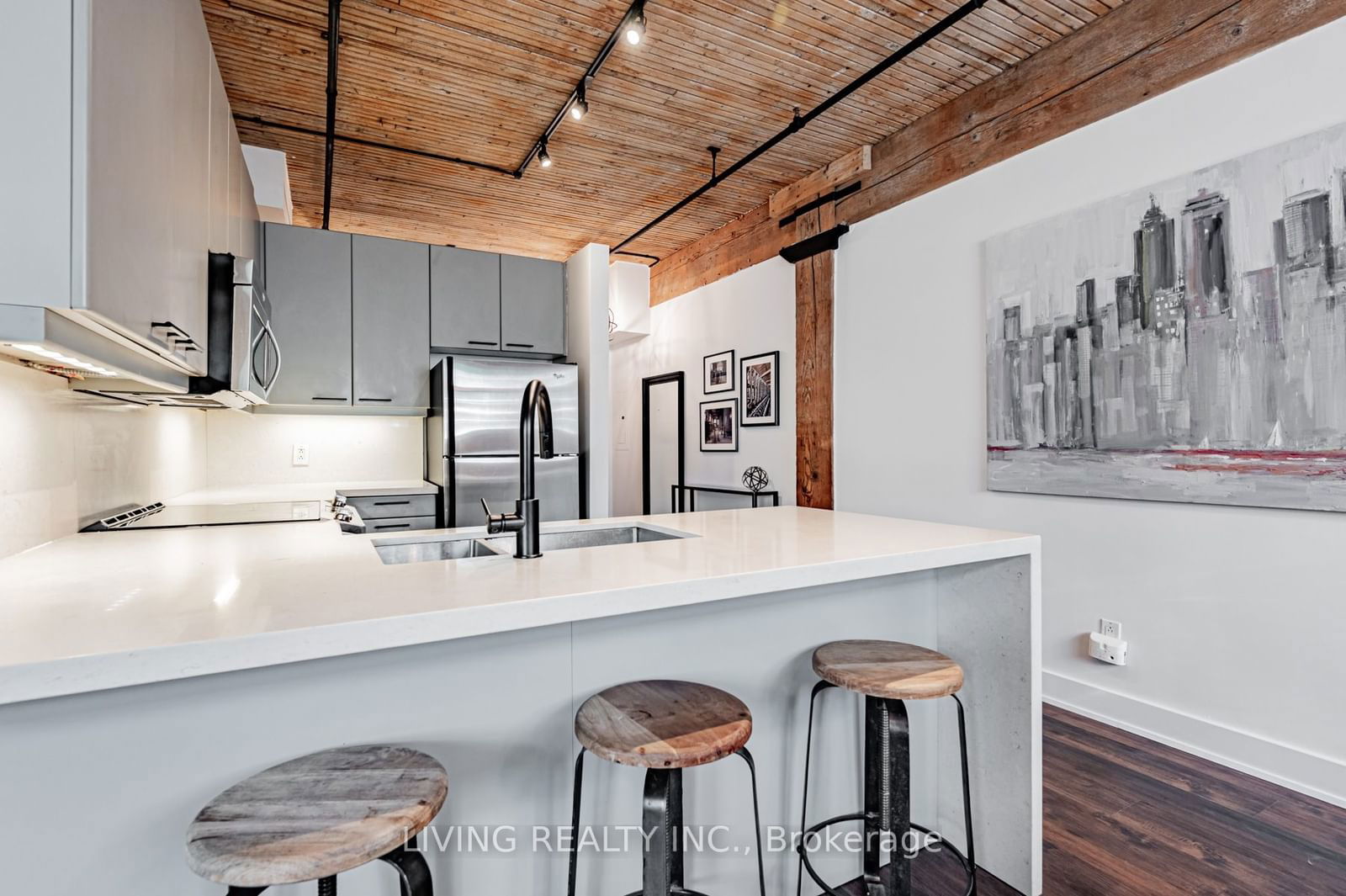 781 King St W, unit 102 for rent - image #4