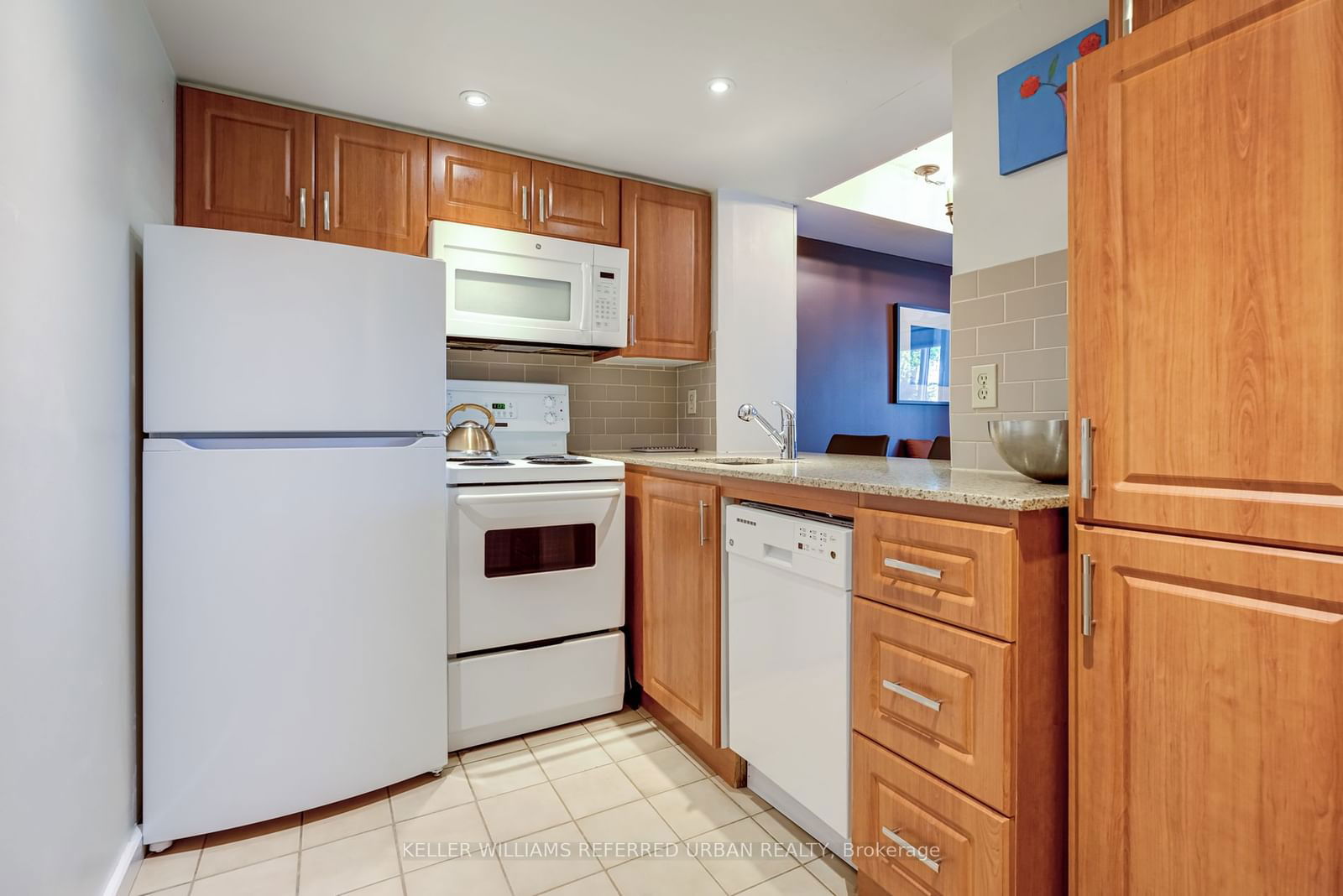 60 Homewood Ave, unit 332 for rent