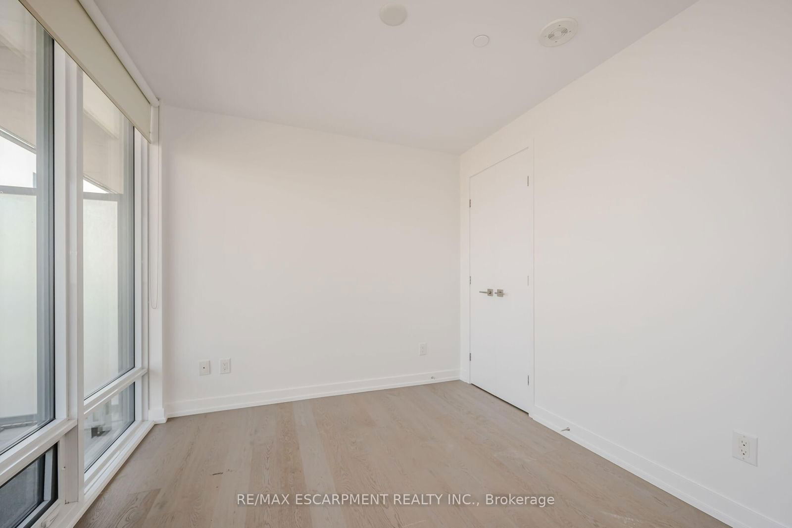 488 University Ave, unit 2816 for rent - image #40