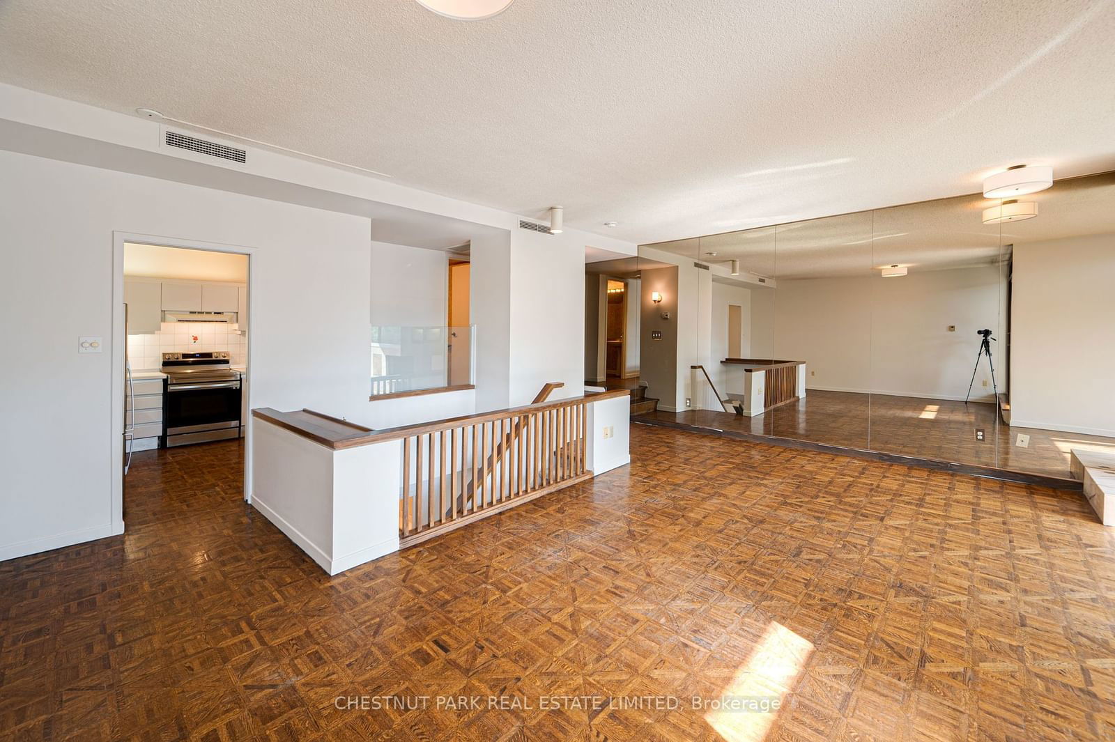 40 Oaklands Ave, unit 329 for sale - image #11