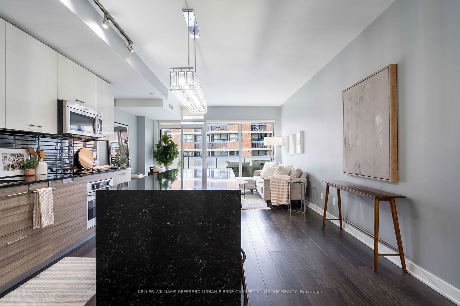 210 Simcoe St, unit 604 for sale - image #2