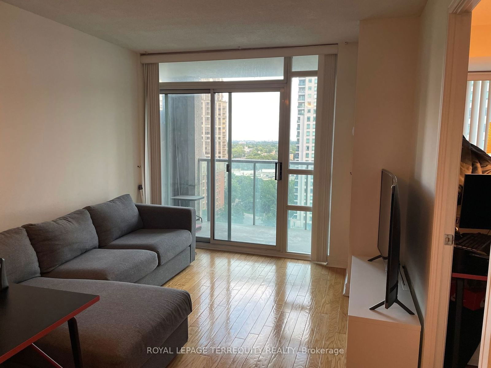 16 Harrison Garden Blvd, unit 1505 for sale - image #2