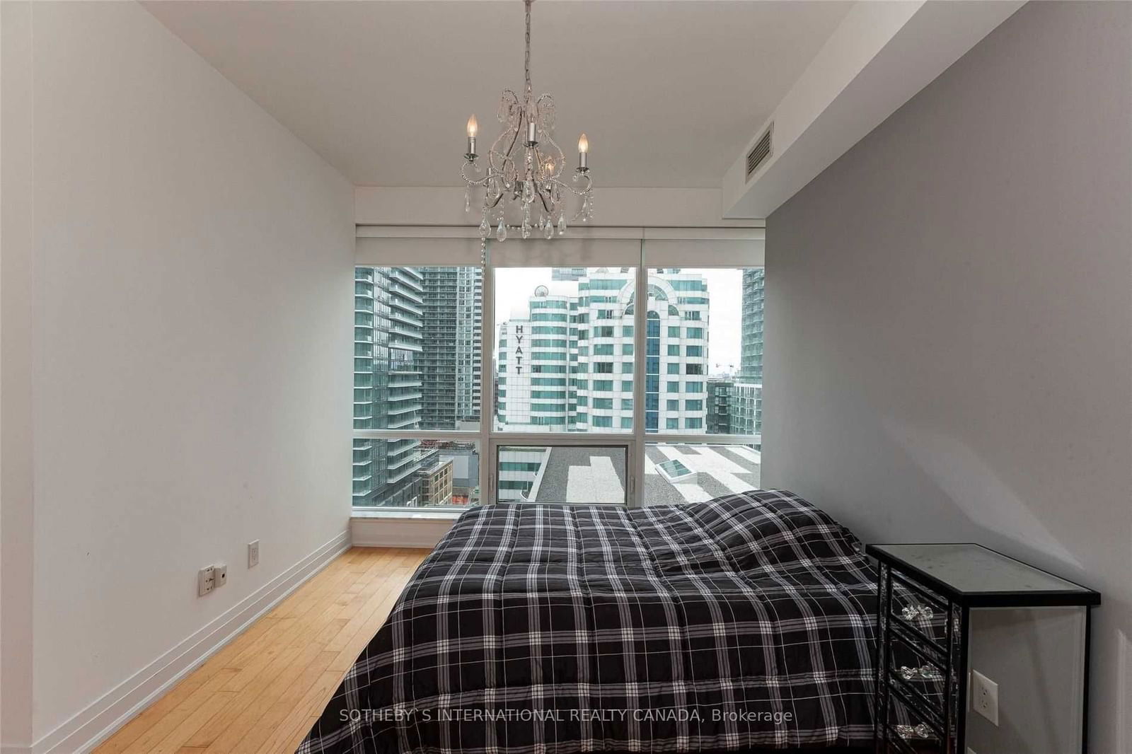 80 John St, unit 1603 for sale