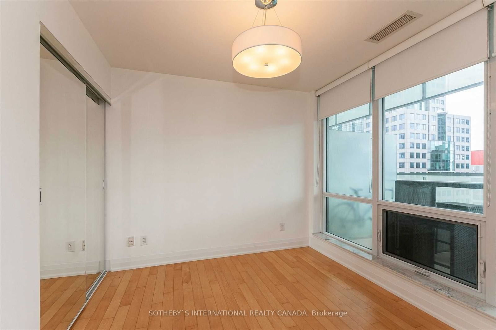 80 John St, unit 1603 for sale - image #15