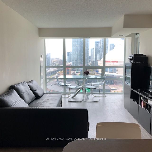 25 Lower Simcoe St, unit 1815 for rent - image #3