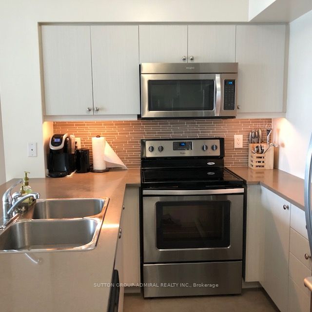 25 Lower Simcoe St, unit 1815 for rent