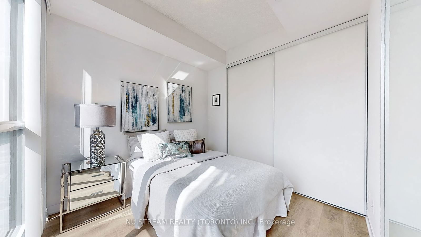 87 Peter St, unit 2402 for sale - image #23