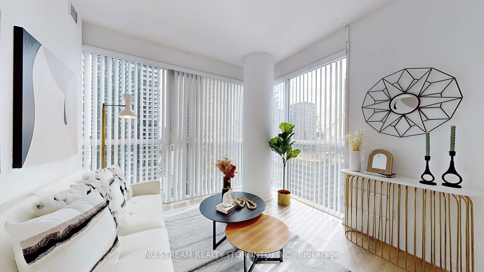 87 Peter St, unit 2402 for sale - image #9