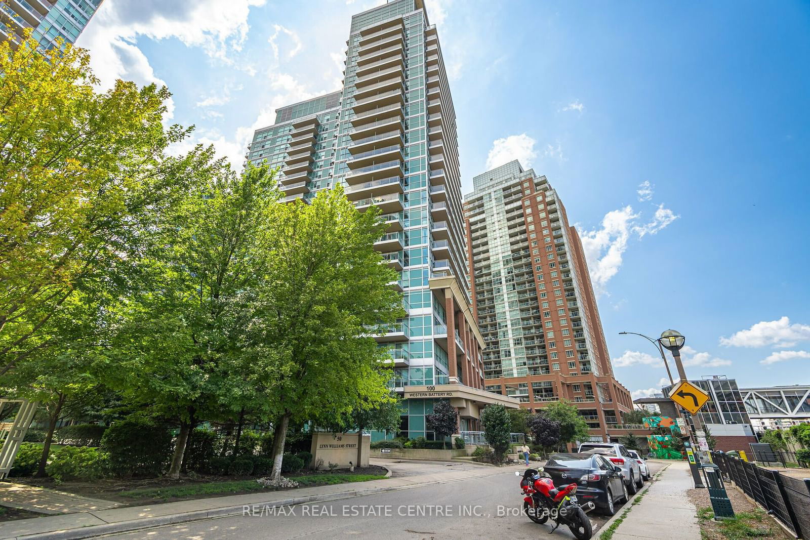 100 Western Battery Rd, unit 1702 for rent - image #1