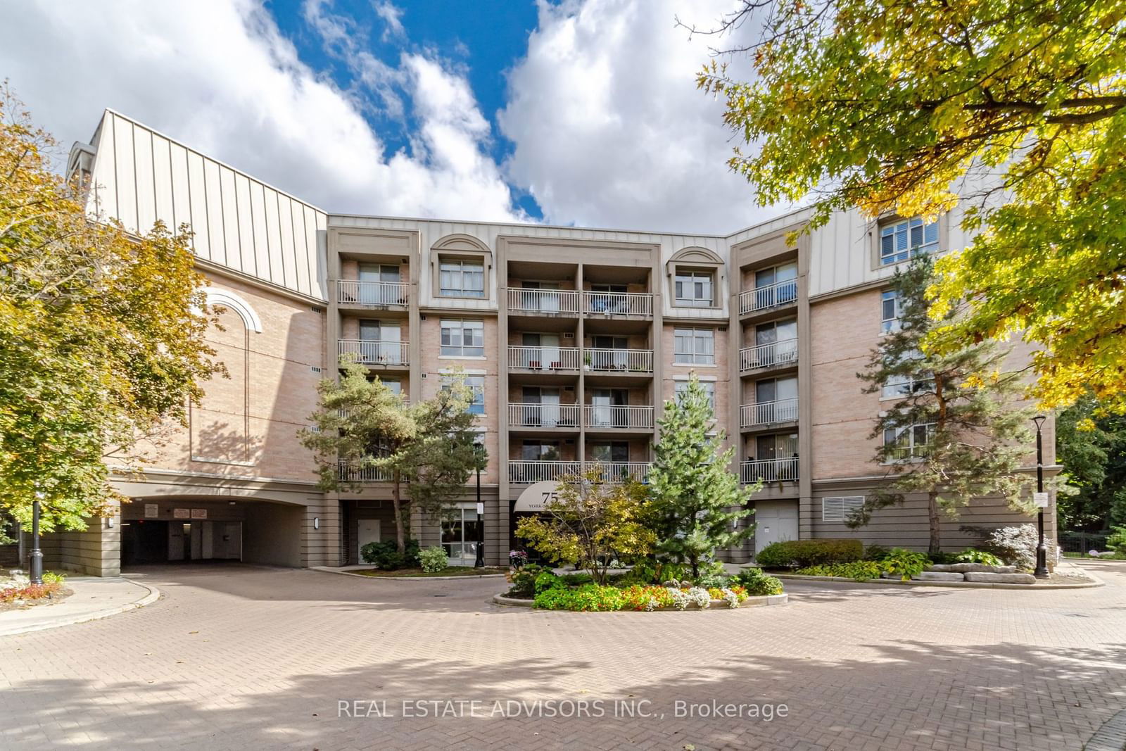 York Mills Mansions, North York, Toronto