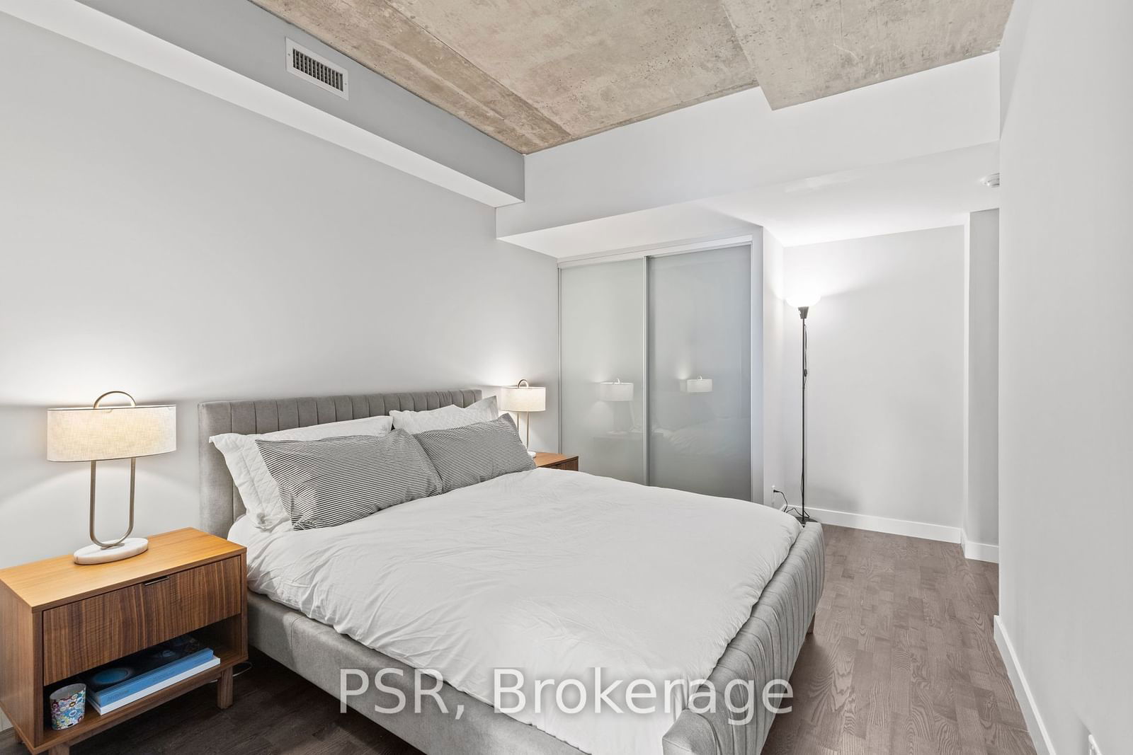 75 Portland St, unit 909 for sale - image #21