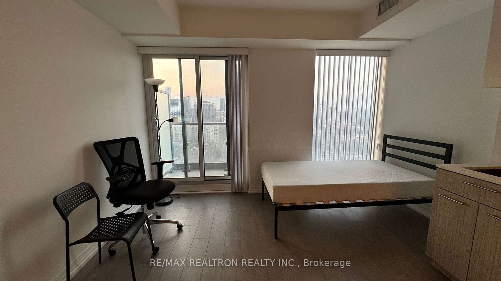 251 Jarvis St, unit 3211 for rent - image #10