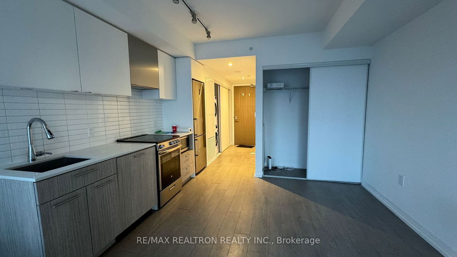 251 Jarvis St, unit 3211 for rent