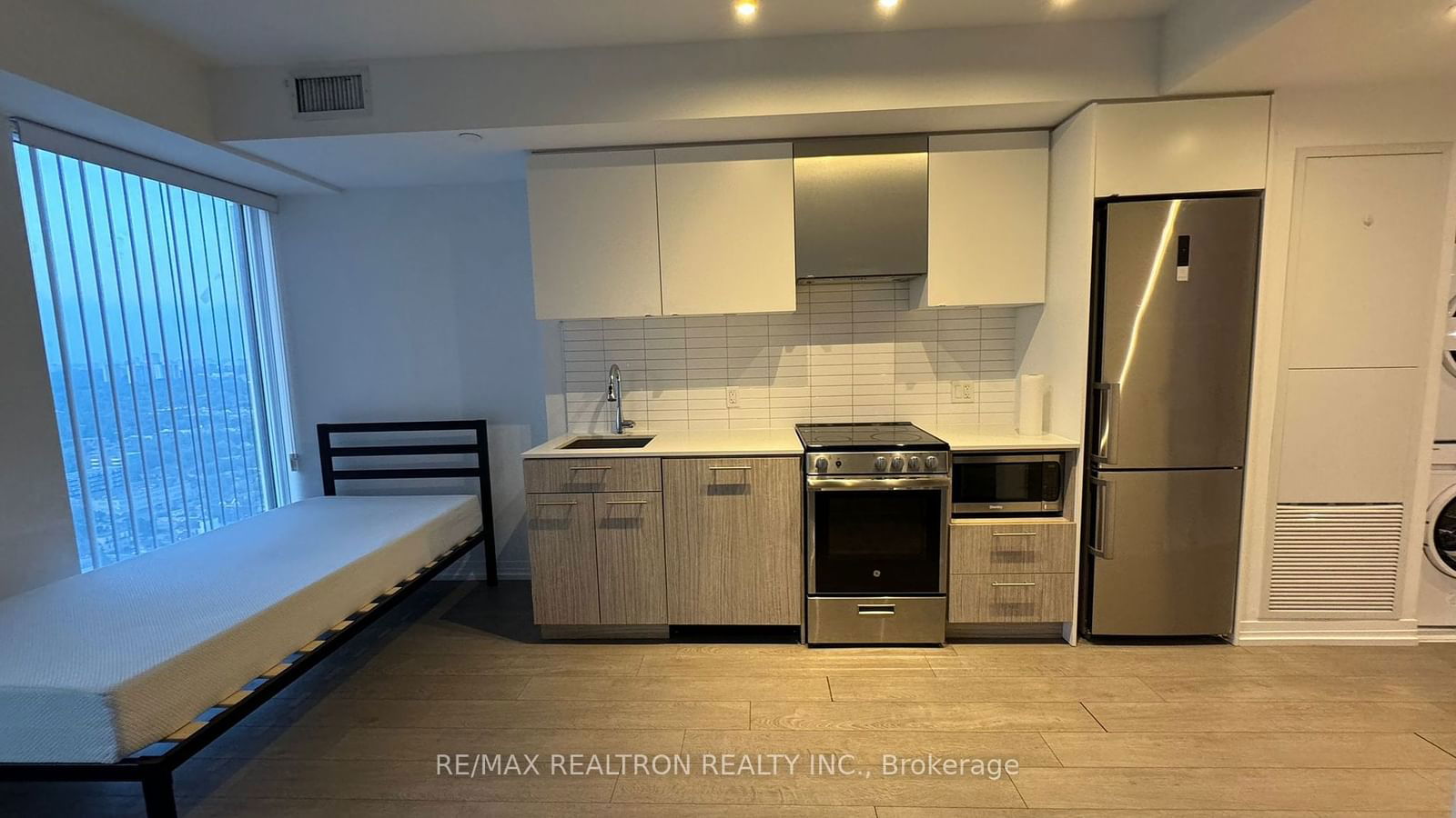 251 Jarvis St, unit 3211 for rent