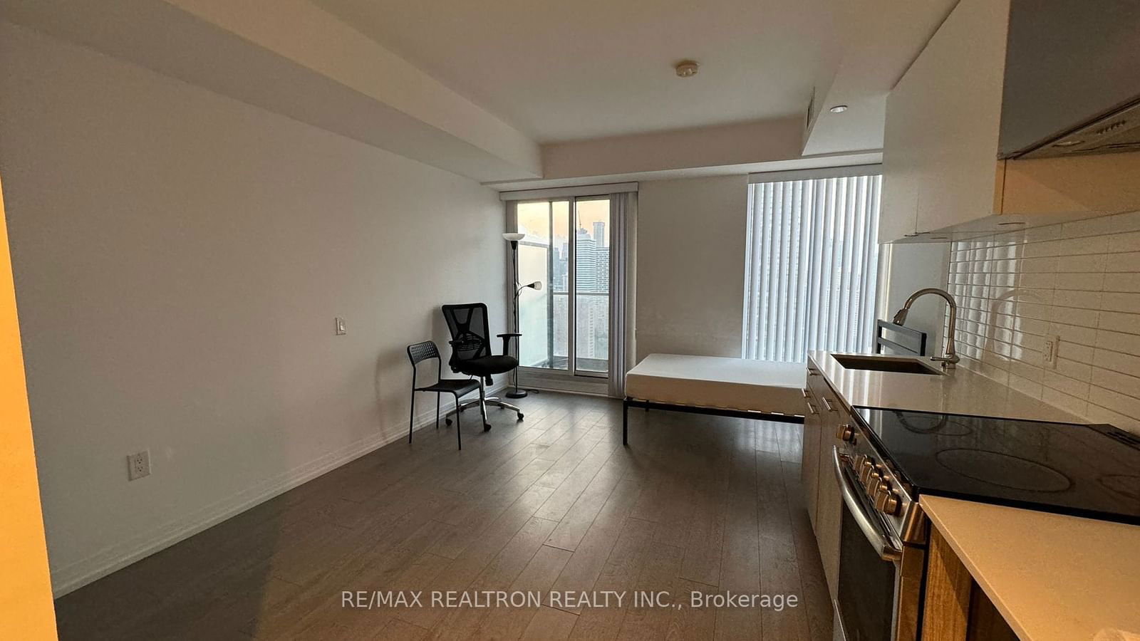 251 Jarvis St, unit 3211 for rent