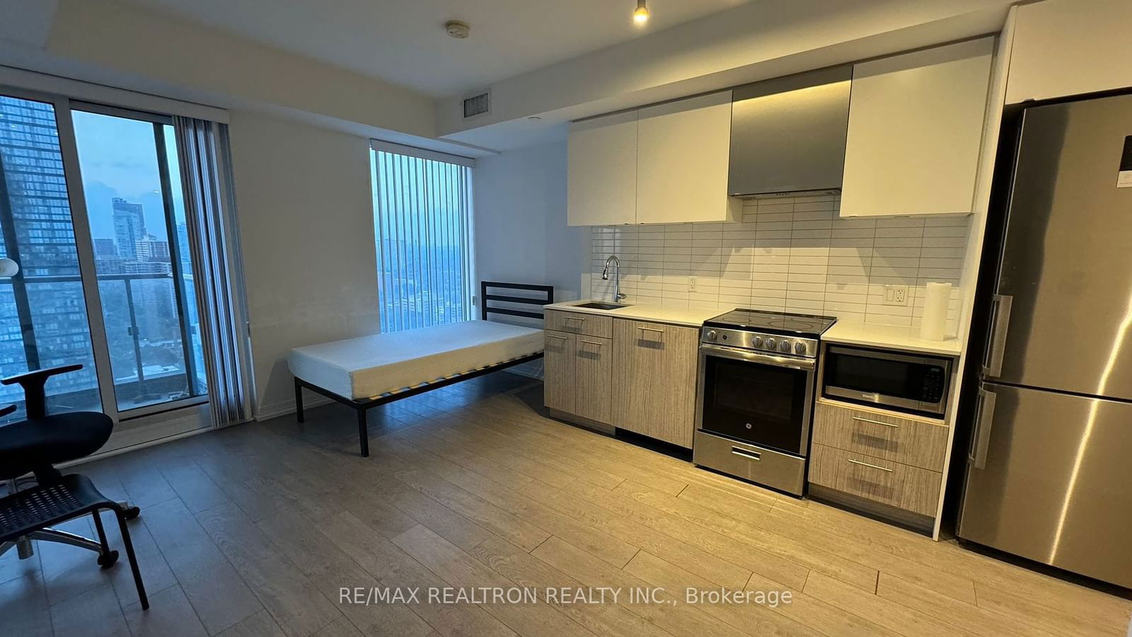 251 Jarvis St, unit 3211 for rent - image #9