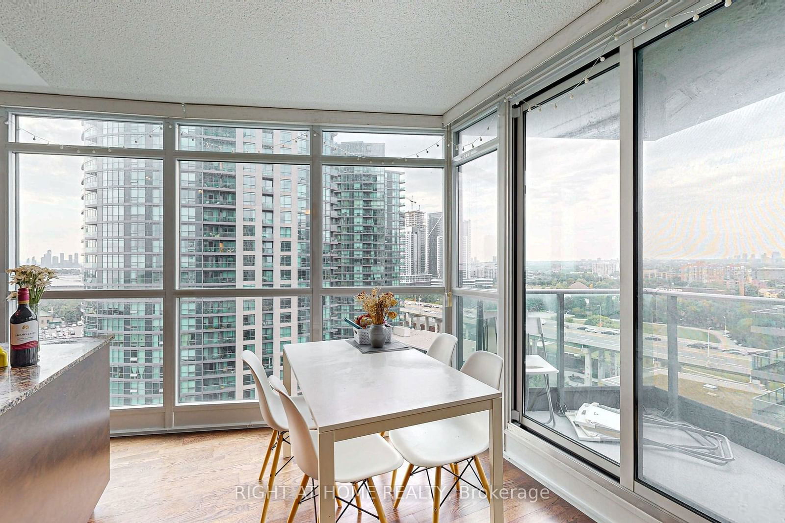 215 Fort York Blvd, unit 1710 for rent