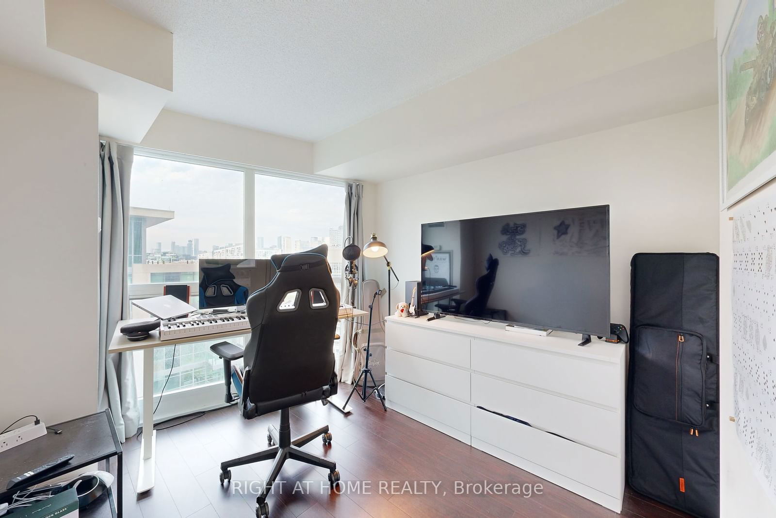 215 Fort York Blvd, unit 1710 for rent - image #16