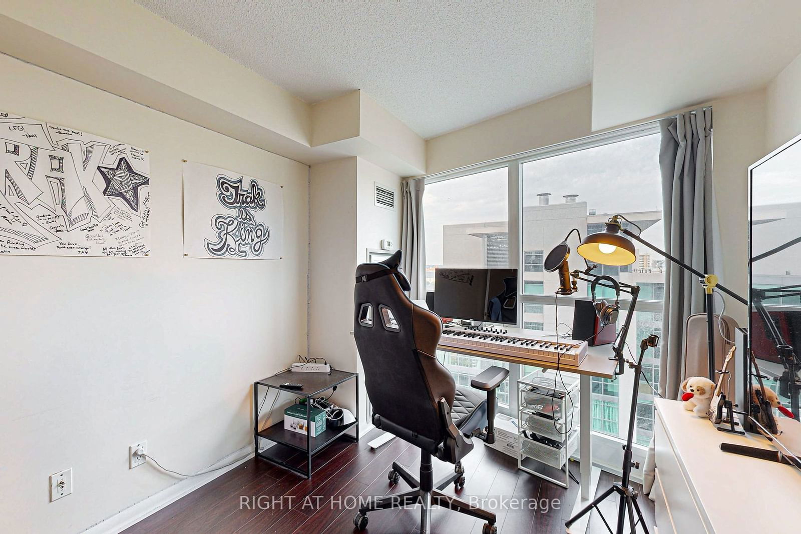 215 Fort York Blvd, unit 1710 for rent - image #17